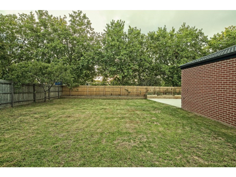 13 Nullica Court, Berwick VIC 3806