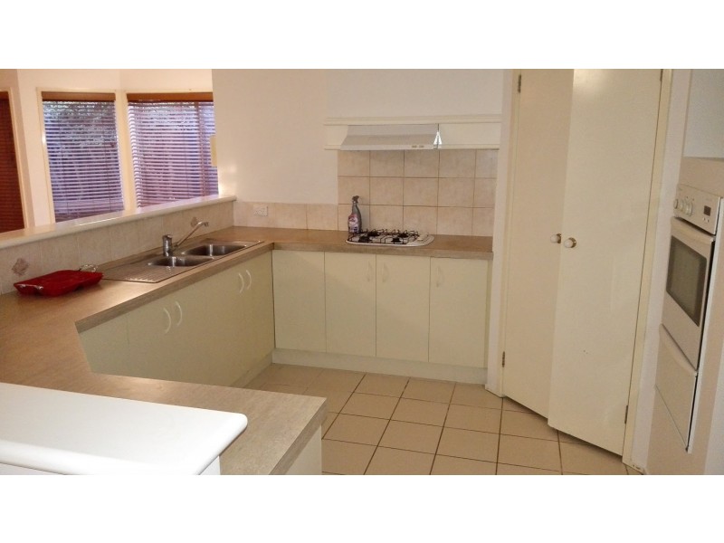 34 Lighthorse Cres, Narre Warren South VIC 3805