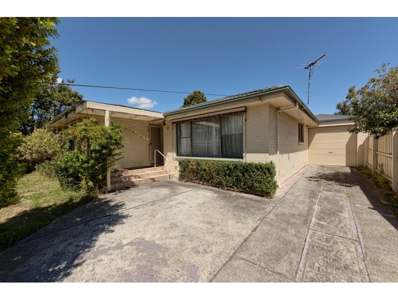8 Booth Crescent, Dandenong North VIC 3175