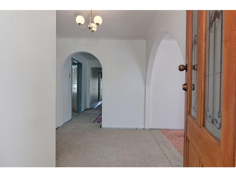 8 Booth Crescent, Dandenong North VIC 3175