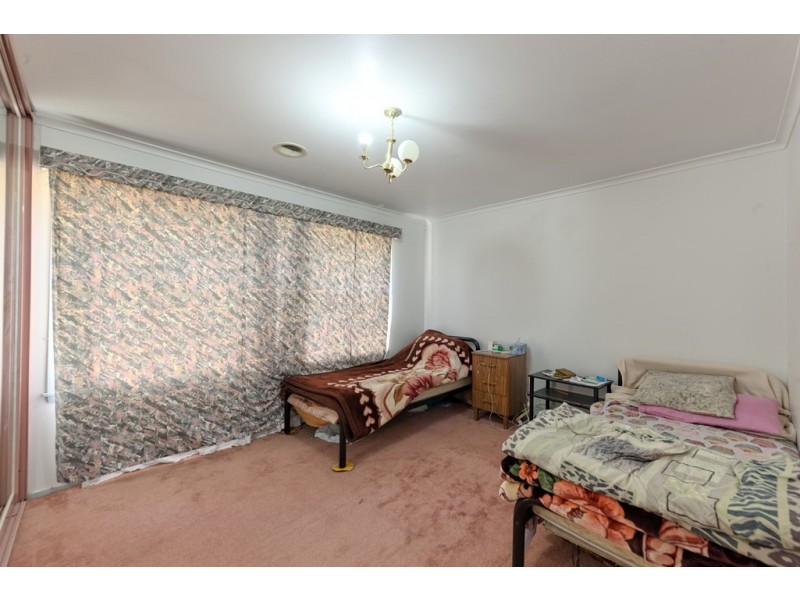 8 Booth Crescent, Dandenong North VIC 3175