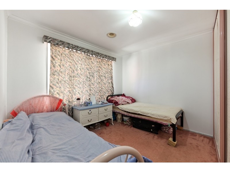 8 Booth Crescent, Dandenong North VIC 3175