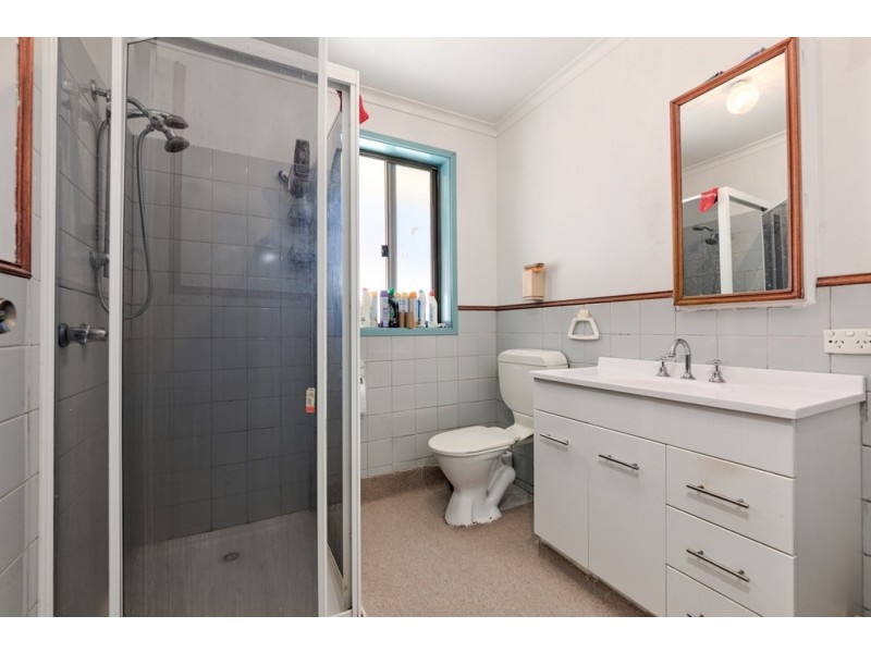 8 Booth Crescent, Dandenong North VIC 3175