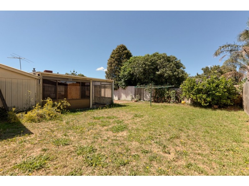 8 Booth Crescent, Dandenong North VIC 3175