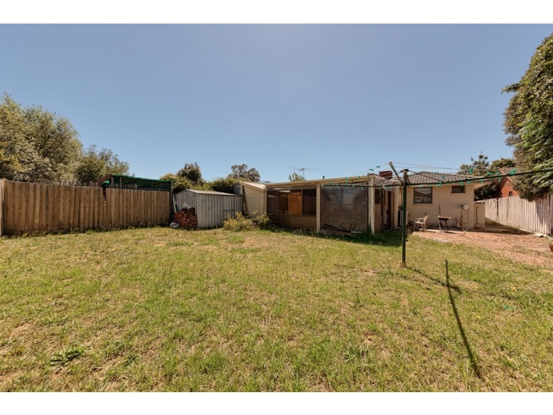 8 Booth Crescent, Dandenong North VIC 3175