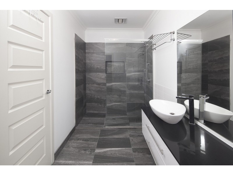 39 WILLUM WAY, Dandenong VIC 3175