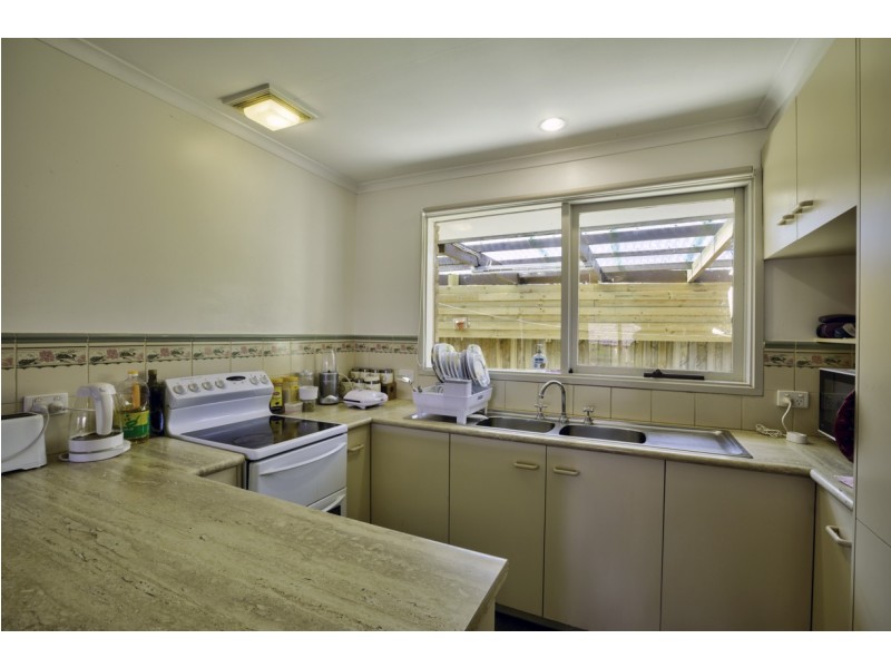 30 Lancaster Avenue, Narre Warren VIC 3805