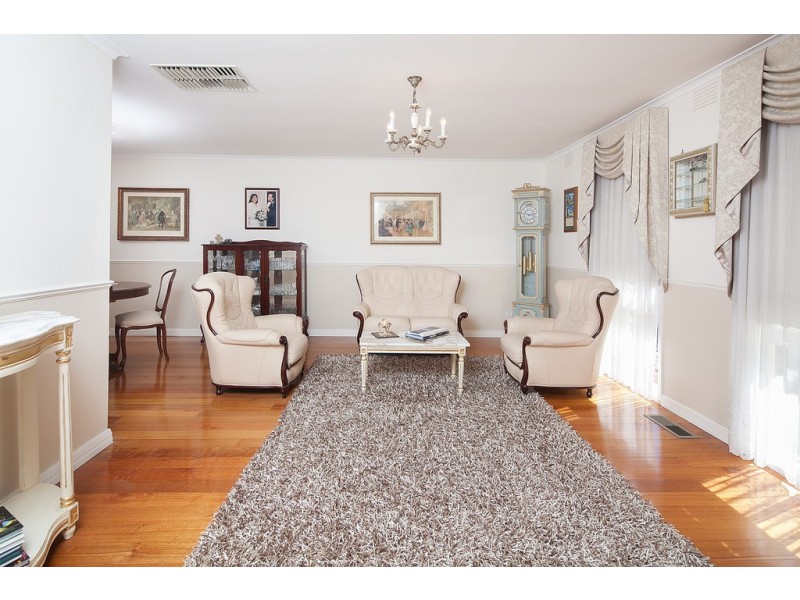 34 Regnans Avenue, Endeavour Hills VIC 3802