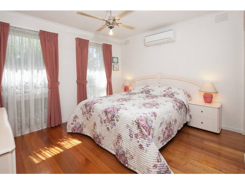 34 Regnans Avenue, Endeavour Hills VIC 3802