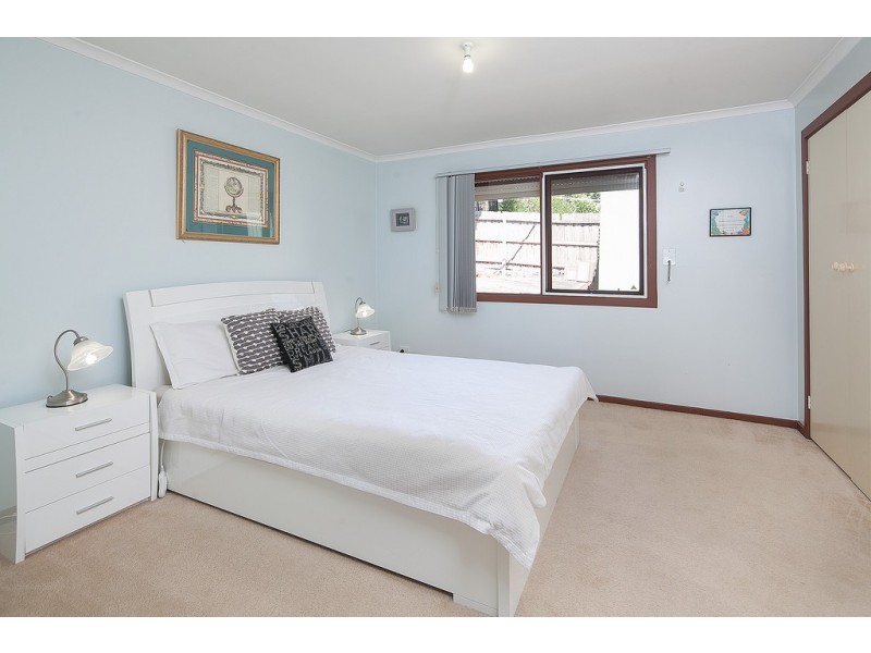 34 Regnans Avenue, Endeavour Hills VIC 3802