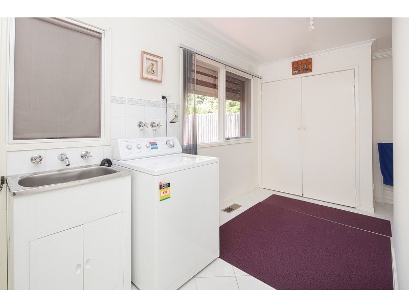 34 Regnans Avenue, Endeavour Hills VIC 3802