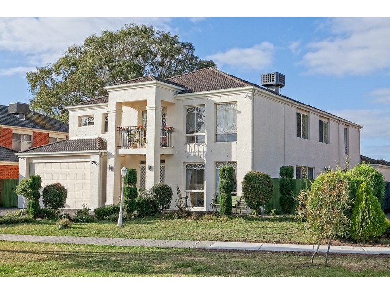 38 Paterson Drive, Lynbrook VIC 3975