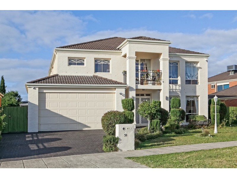 38 Paterson Drive, Lynbrook VIC 3975