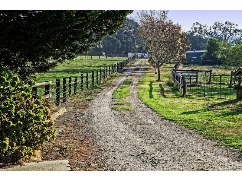 170 Thewlis Road, Pakenham VIC 3810