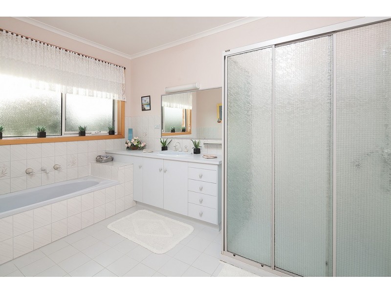 170 Thewlis Road, Pakenham VIC 3810