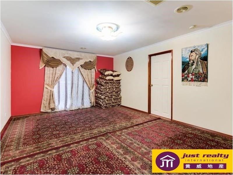 3 Forsyth Court, Cranbourne North VIC 3977