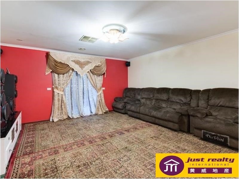 3 Forsyth Court, Cranbourne North VIC 3977