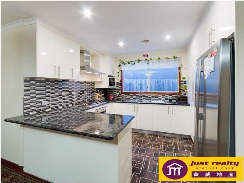 3 Forsyth Court, Cranbourne North VIC 3977