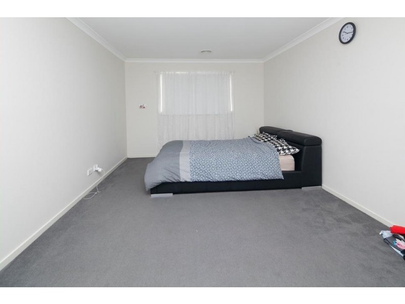 223 Paterson Drive, Lynbrook VIC 3975