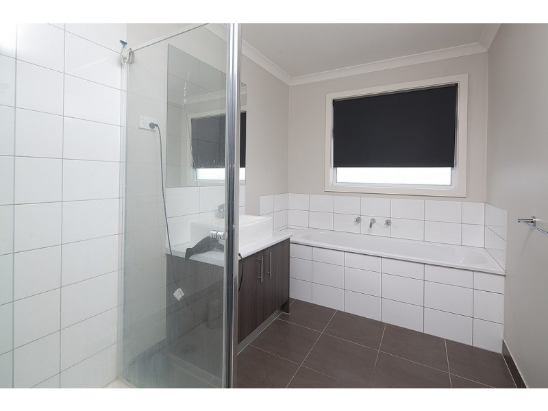 2 Donatello Crescent, Narre Warren VIC 3805