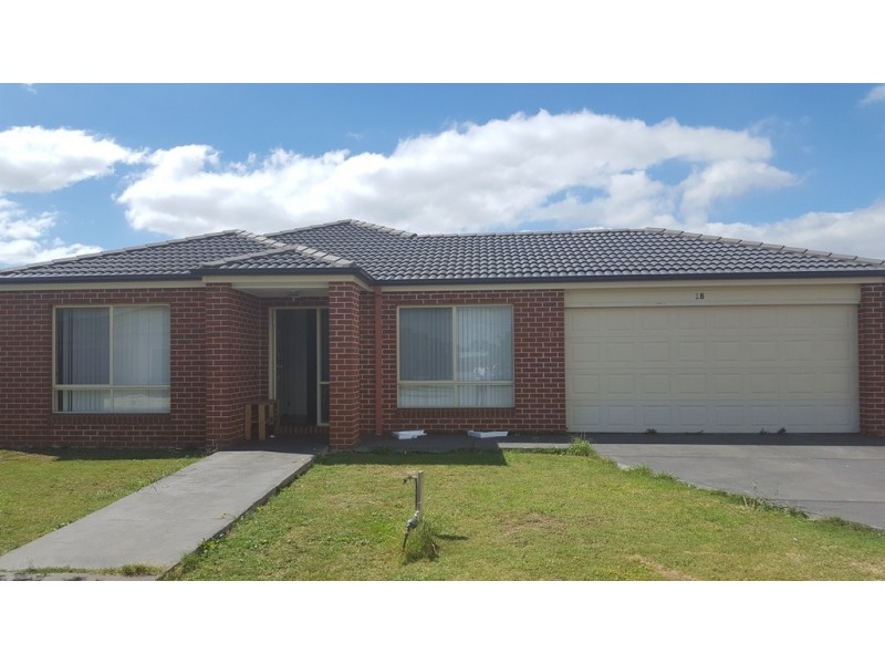 18 Silvergum Place, Cranbourne VIC 3977