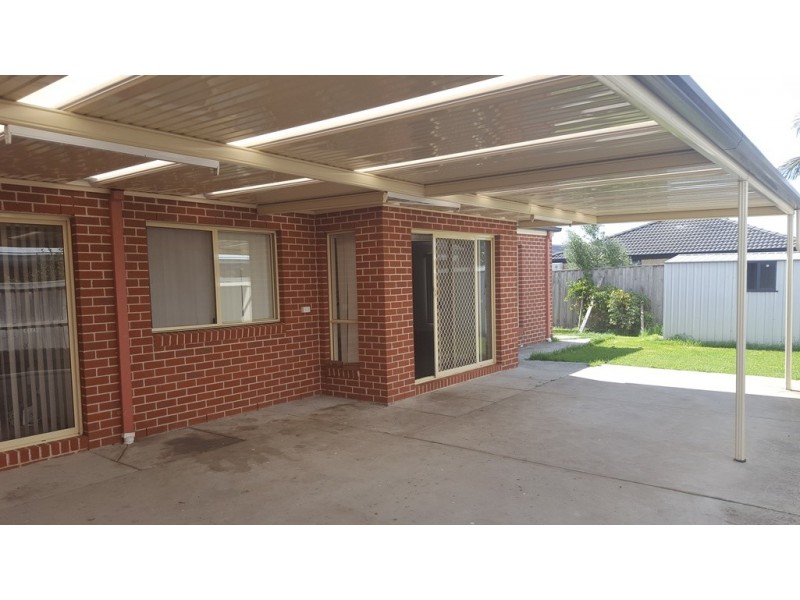 18 Silvergum Place, Cranbourne VIC 3977