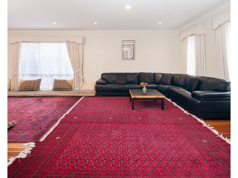 8 Banyalla Drive, Cranbourne West VIC 3977