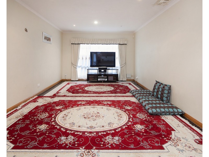 8 Banyalla Drive, Cranbourne West VIC 3977