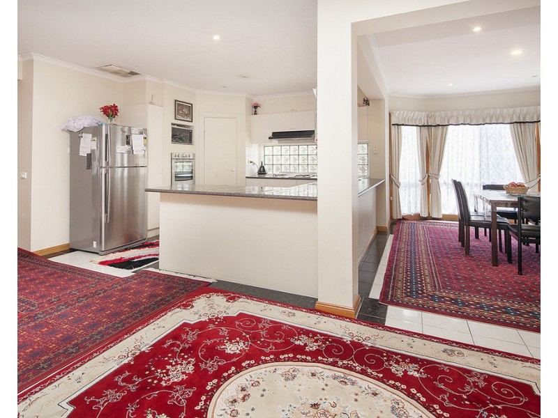 8 Banyalla Drive, Cranbourne West VIC 3977