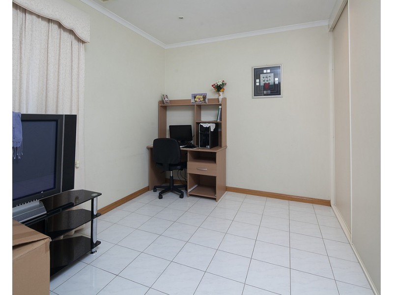 8 Banyalla Drive, Cranbourne West VIC 3977