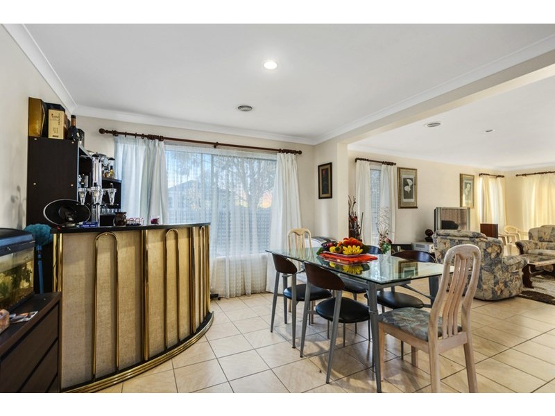 34 BAYNTON CRESCENT, Lynbrook VIC 3975
