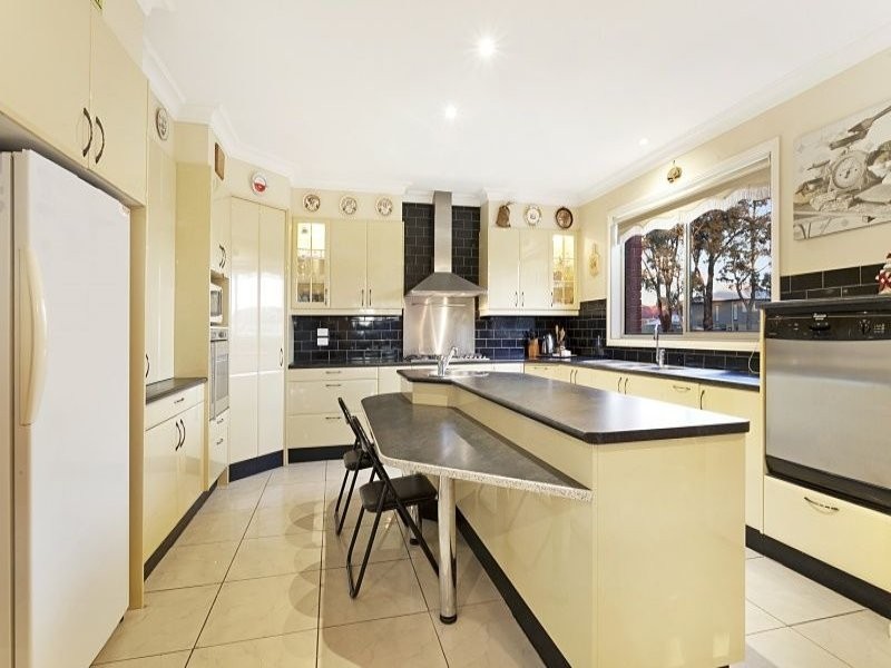 22 BLUE RANGE CRESCENT, Lynbrook VIC 3975