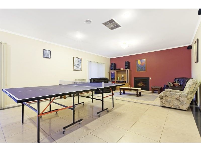 22 BLUE RANGE CRESCENT, Lynbrook VIC 3975