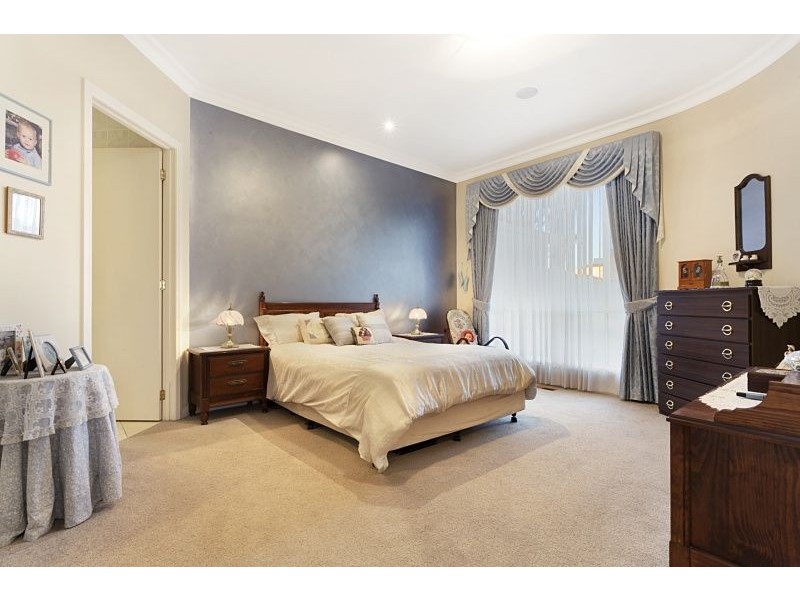 22 BLUE RANGE CRESCENT, Lynbrook VIC 3975