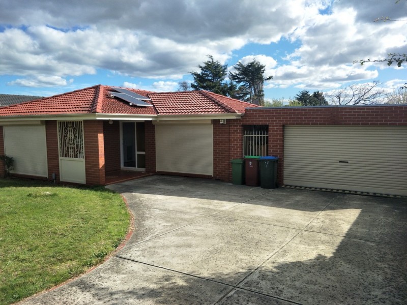 17 John Fawkner Drive, Endeavour Hills VIC 3802