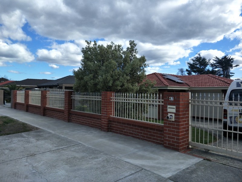 17 John Fawkner Drive, Endeavour Hills VIC 3802