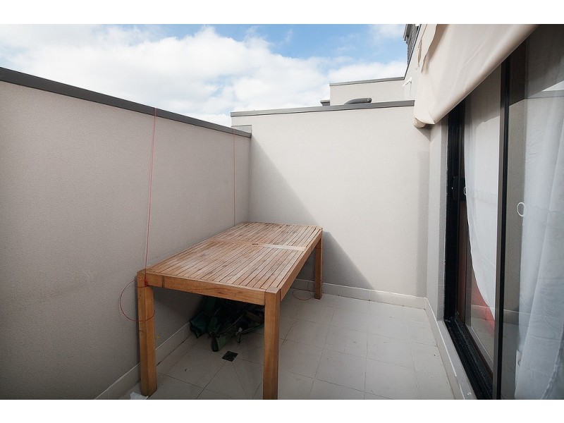 2/71 Potter Street, Dandenong VIC 3175