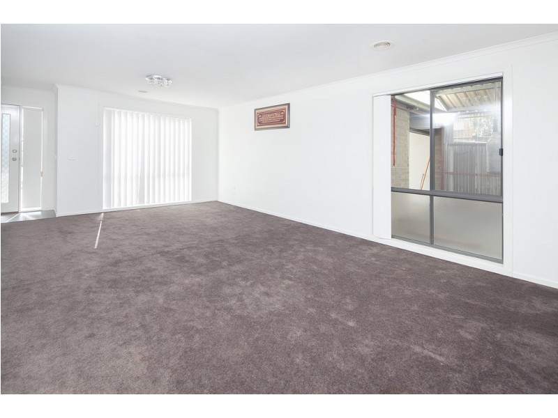 152 Rosebank Drive, Cranbourne North VIC 3977