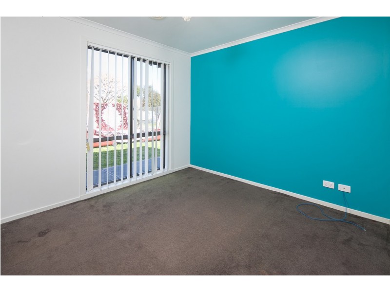 152 Rosebank Drive, Cranbourne North VIC 3977