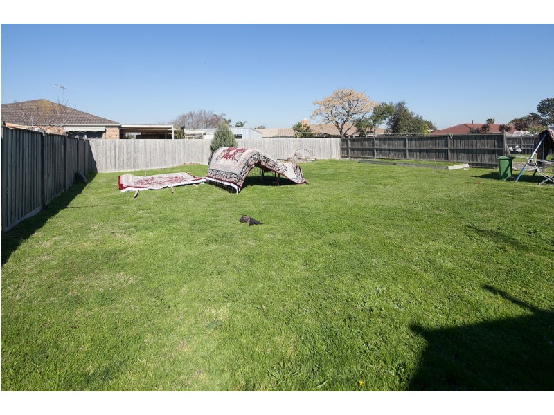 152 Rosebank Drive, Cranbourne North VIC 3977