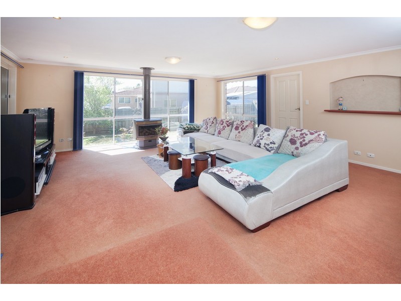 8 Dotterel Close, Doveton VIC 3177