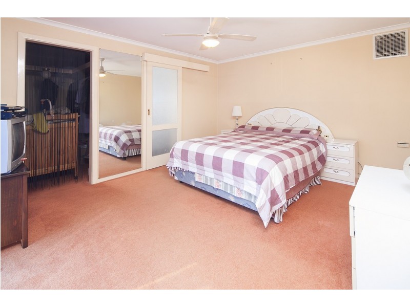 8 Dotterel Close, Doveton VIC 3177