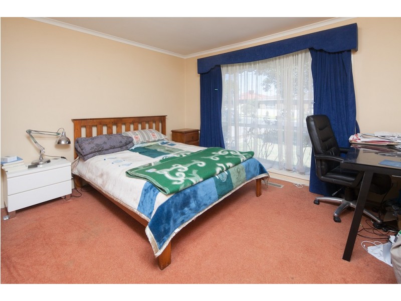 8 Dotterel Close, Doveton VIC 3177