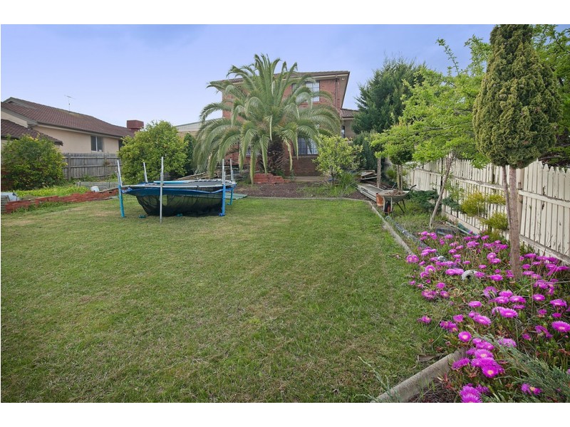 16 George Bass Avenue, Endeavour Hills VIC 3802