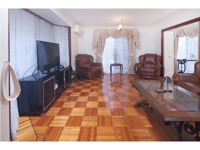 16 George Bass Avenue, Endeavour Hills VIC 3802