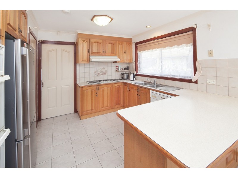 16 George Bass Avenue, Endeavour Hills VIC 3802