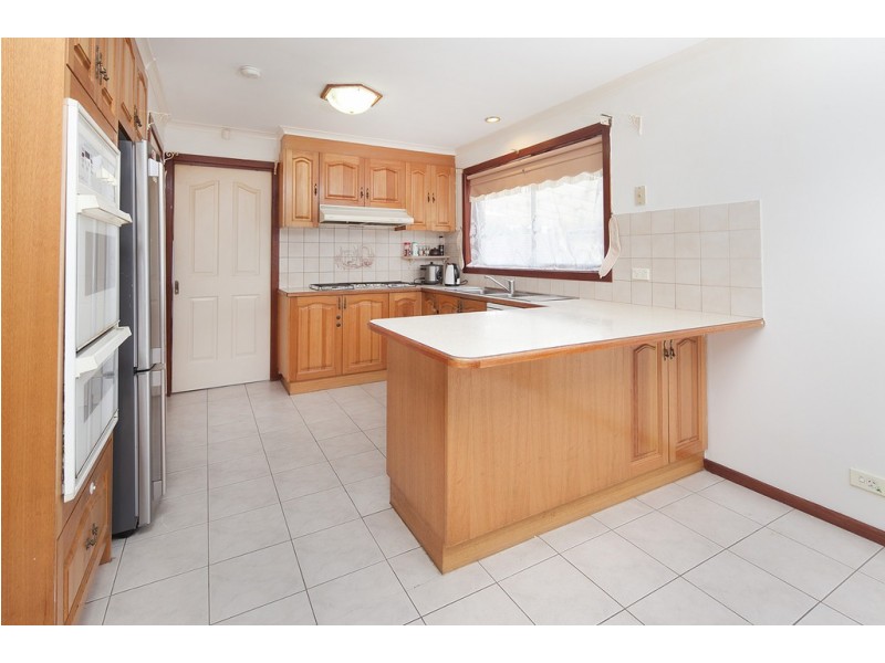 16 George Bass Avenue, Endeavour Hills VIC 3802