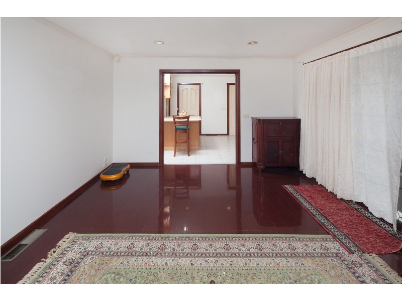 16 George Bass Avenue, Endeavour Hills VIC 3802