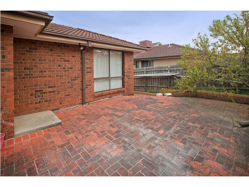 16 George Bass Avenue, Endeavour Hills VIC 3802