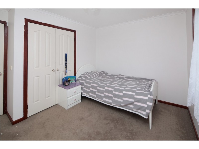 16 George Bass Avenue, Endeavour Hills VIC 3802